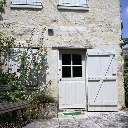 Gite Chateau De Chaintres Dampierre-sur-Loire Room photo