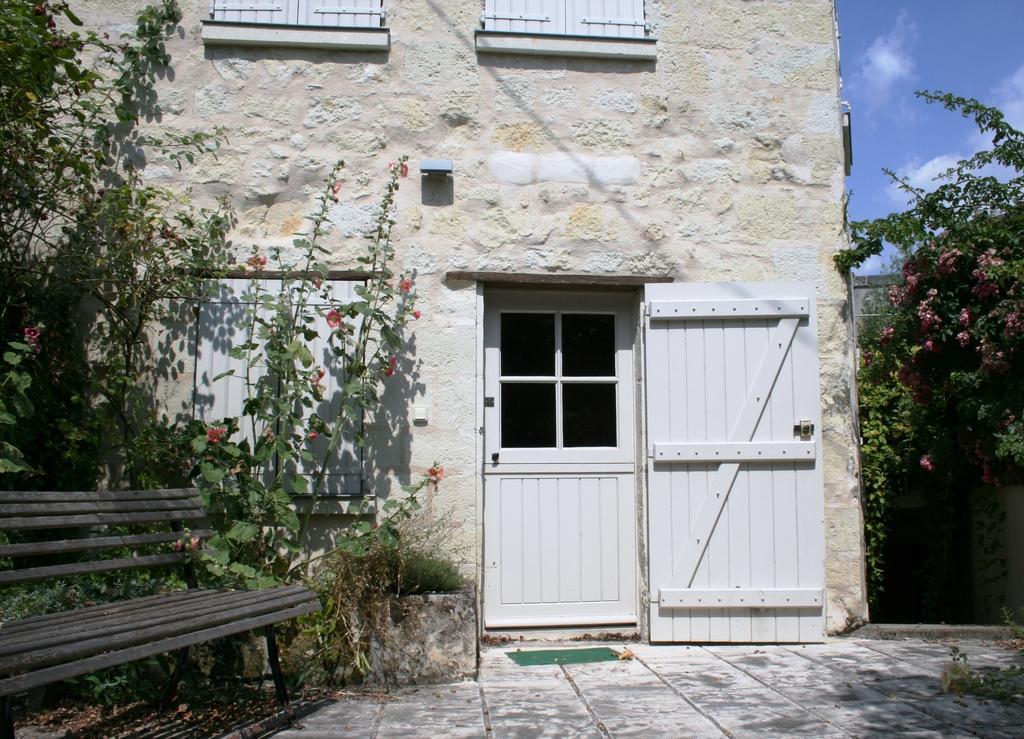 Gite Chateau De Chaintres Dampierre-sur-Loire Room photo